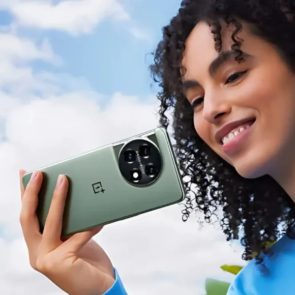 One-Plus-11-Image-with-girl