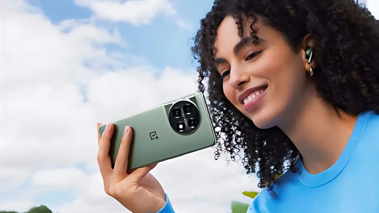 One-Plus-11-Image-with-girl