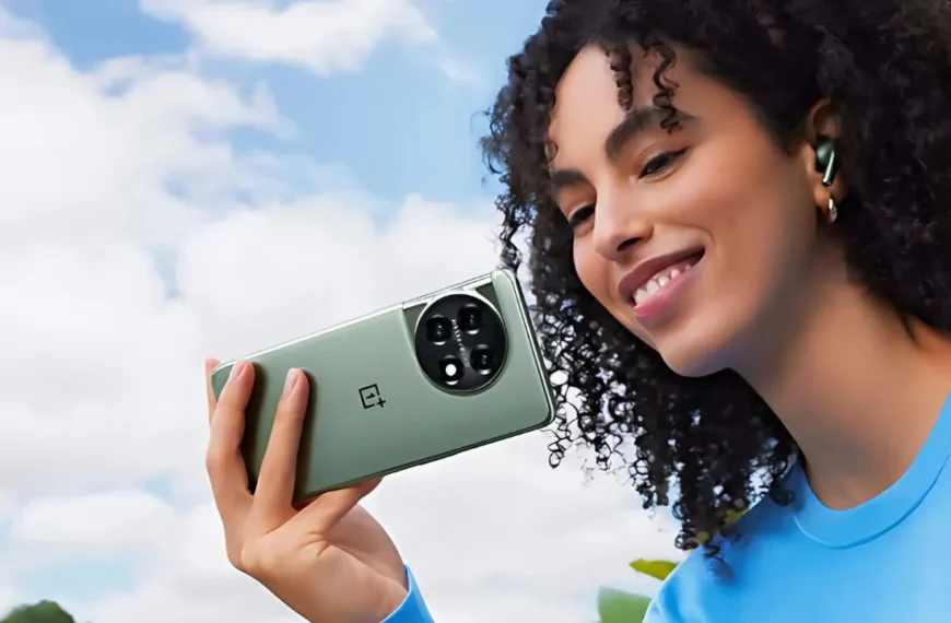 One-Plus-11-Image-with-girl