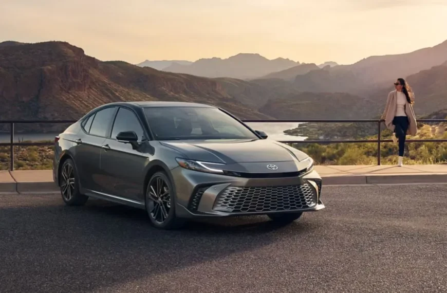 Toyota Camry 2025